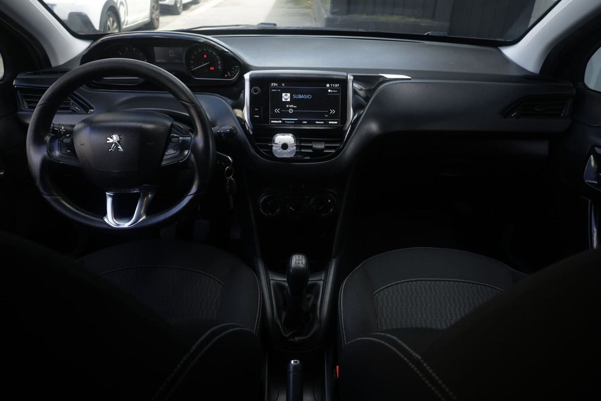 Peugeot 208 82 5 porte Allure (2)