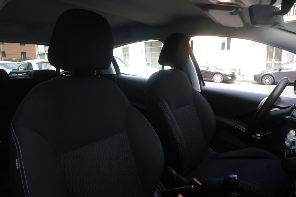 Peugeot 208 82 5 porte Allure (6)