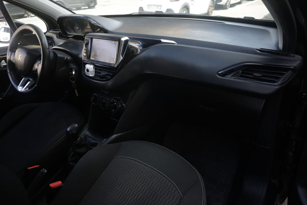 Peugeot 208 82 5 porte Allure (8)