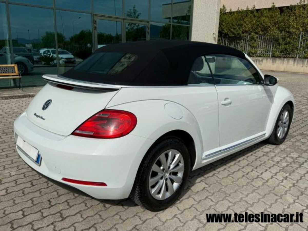Volkswagen Maggiolino Cabrio 1.6 TDI Design (13)