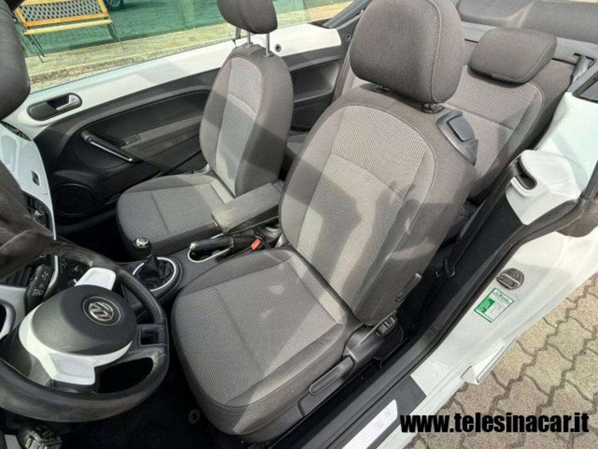 Volkswagen Maggiolino Cabrio 1.6 TDI Design (20)