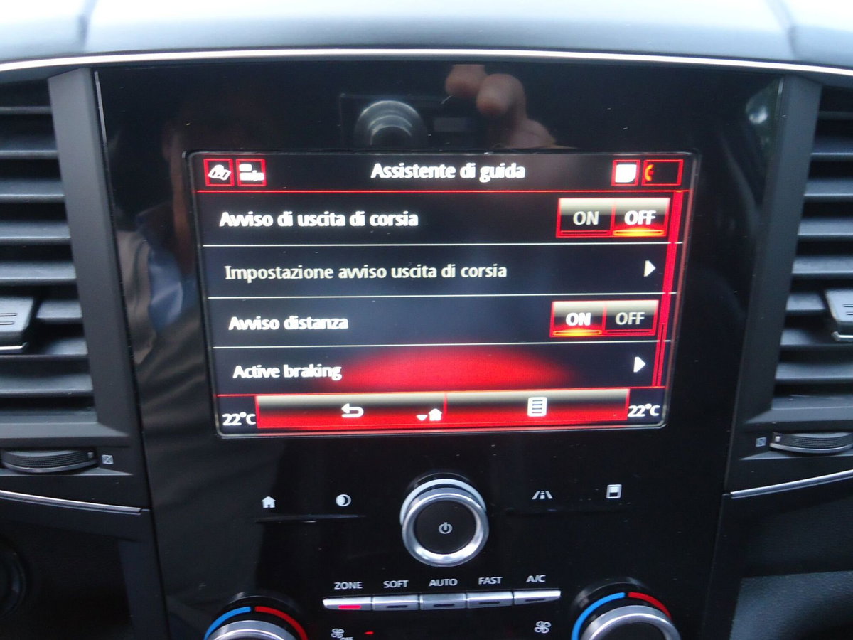 Renault Koleos Blue dCi 190 CV X-Tronic Business (17)