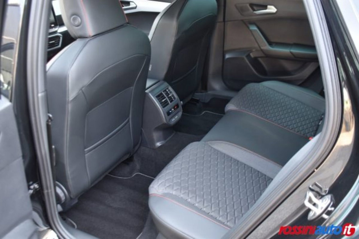 SEAT Leon ST Sportstourer 2.0 TDI 150 CV 4Drive DSG FR (12)