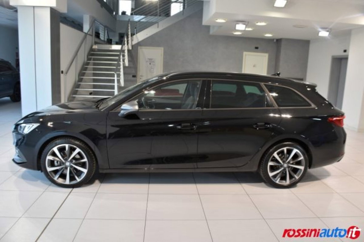 SEAT Leon ST Sportstourer 2.0 TDI 150 CV 4Drive DSG FR (2)