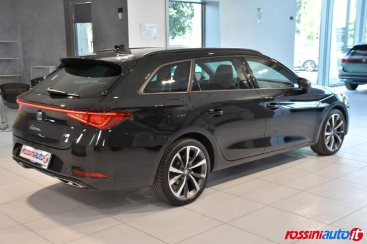 SEAT Leon ST Sportstourer 2.0 TDI 150 CV 4Drive DSG FR (5)