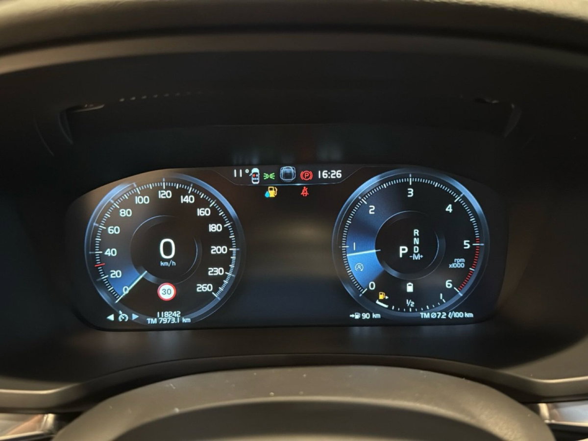 Volvo V60 B4 Geartronic R-design (10)