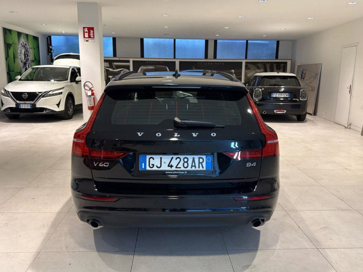 Volvo V60 B4 Geartronic R-design (16)