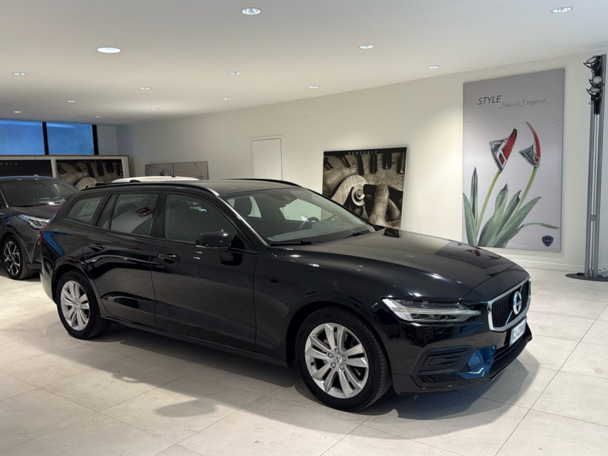 Volvo V60 B4 Geartronic R-design (2)