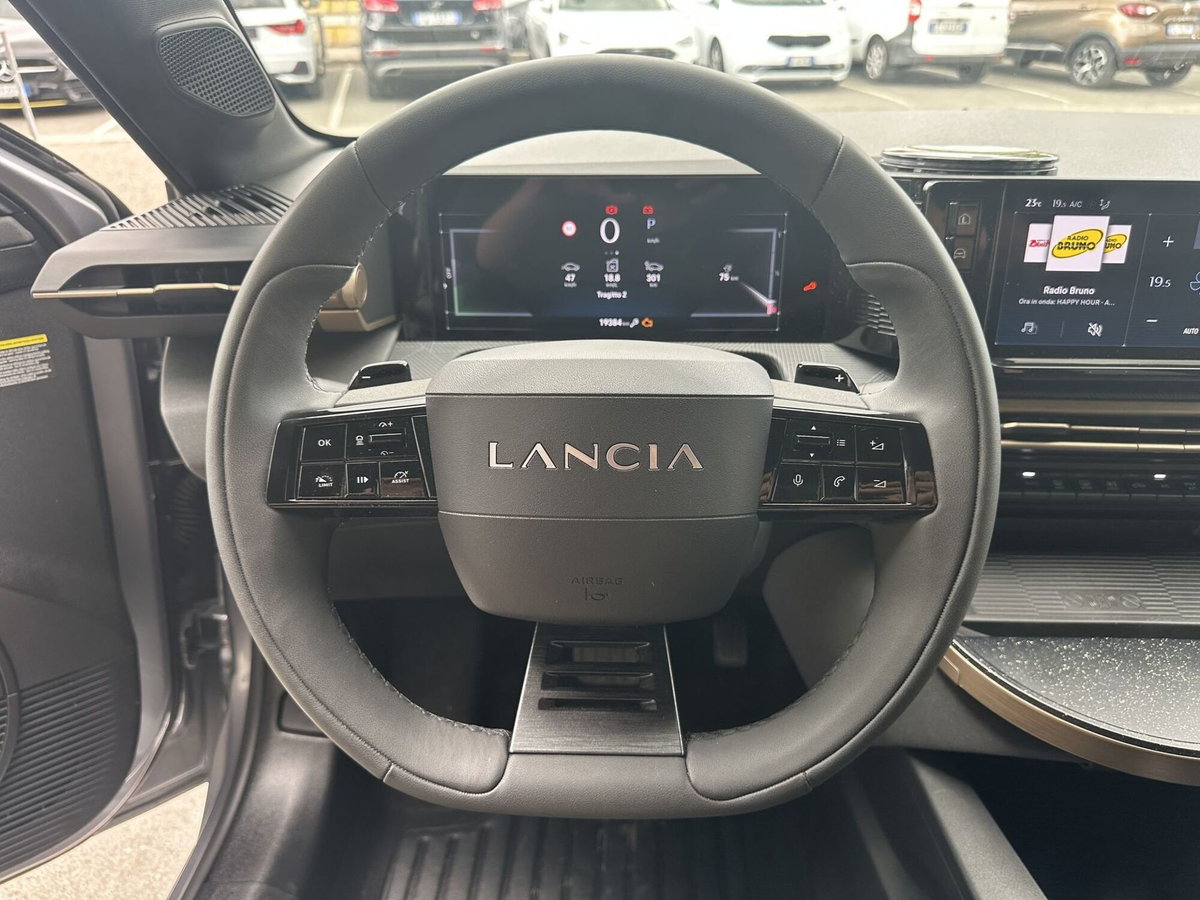 Lancia Ypsilon 1.2 mhev LX 110cv e-dct (12)