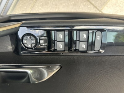 Lancia Ypsilon 1.2 mhev LX 110cv e-dct (18)