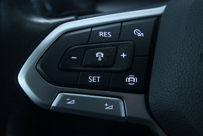 Volkswagen Golf 1.0 eTSI EVO DSG Life (19)