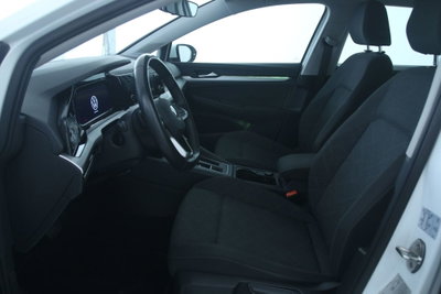 Volkswagen Golf 1.0 eTSI EVO DSG Life (7)