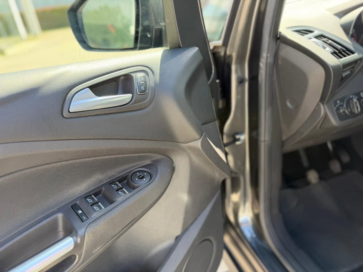 Ford C-Max 1.6 120CV GPL Titanium (14)