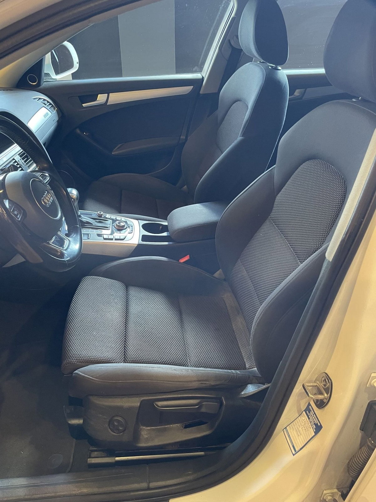 Audi A4 Allroad 2.0 TDI 190 CV (9)