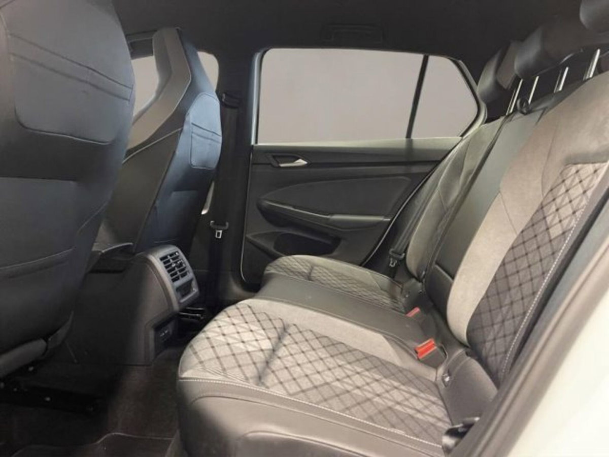 Volkswagen Golf 2.0 TDI 150 CV DSG SCR R-Line (13)