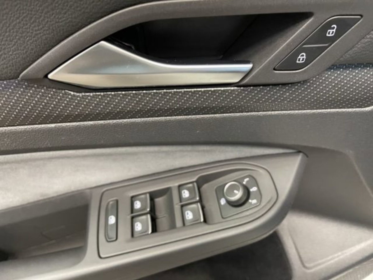Volkswagen Golf 2.0 TDI 150 CV DSG SCR R-Line (7)