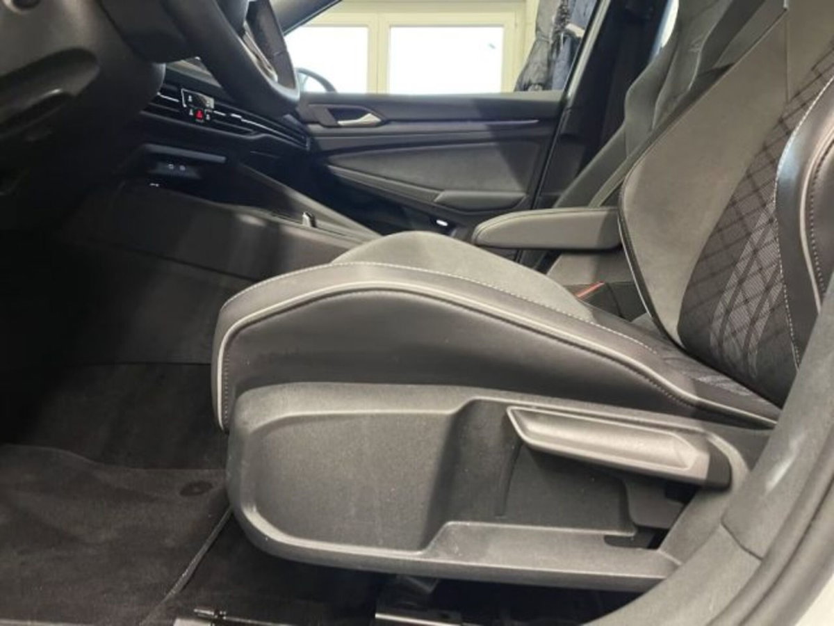 Volkswagen Golf 2.0 TDI 150 CV DSG SCR R-Line (8)