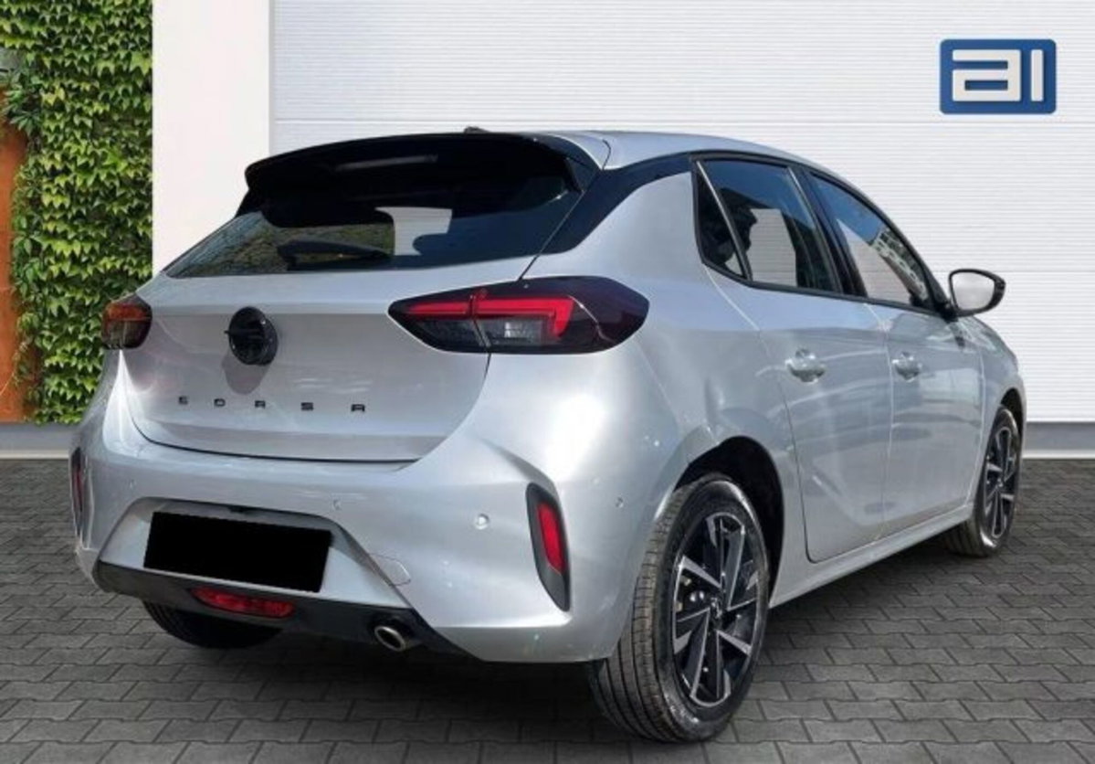 Opel Corsa 1.2 100 CV GS Line (2)