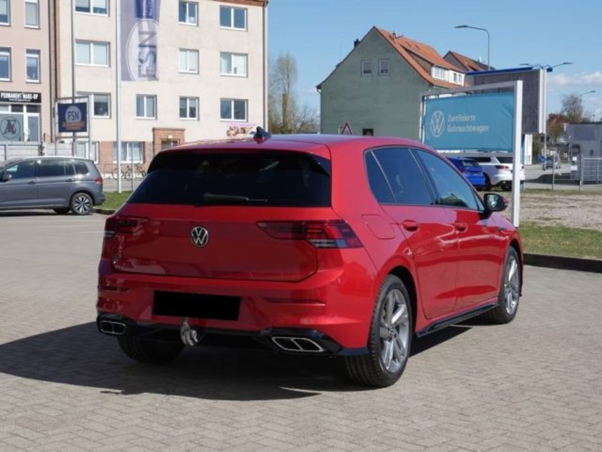 Volkswagen Golf 2.0 TDI 150 CV DSG SCR R-Line (2)