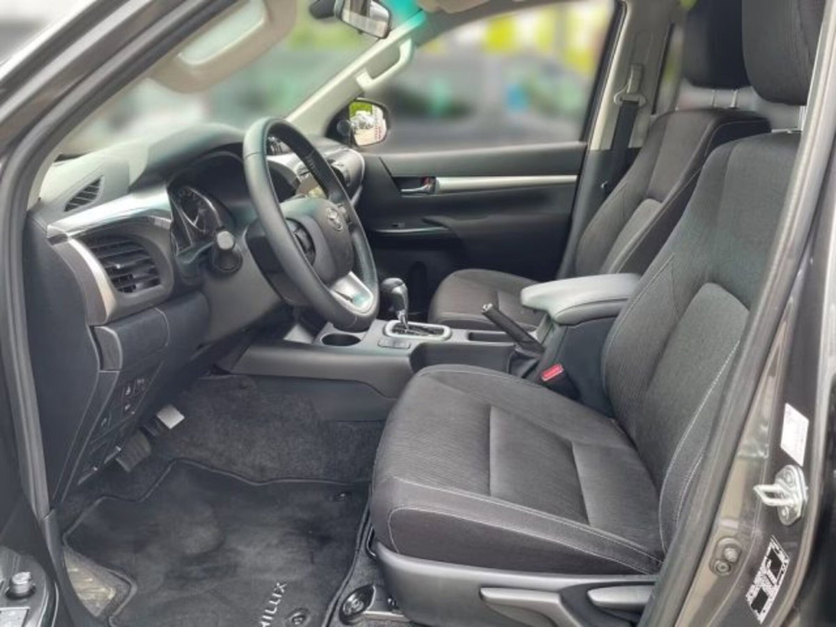 Toyota Hilux 2.D-4D 4WD porte Double Cab Lounge (12)