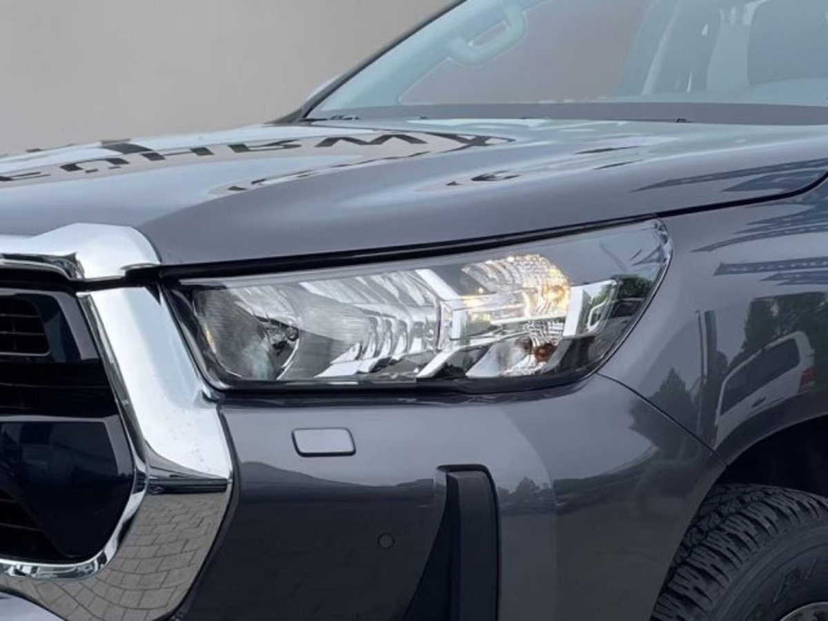 Toyota Hilux 2.D-4D 4WD porte Double Cab Lounge (7)