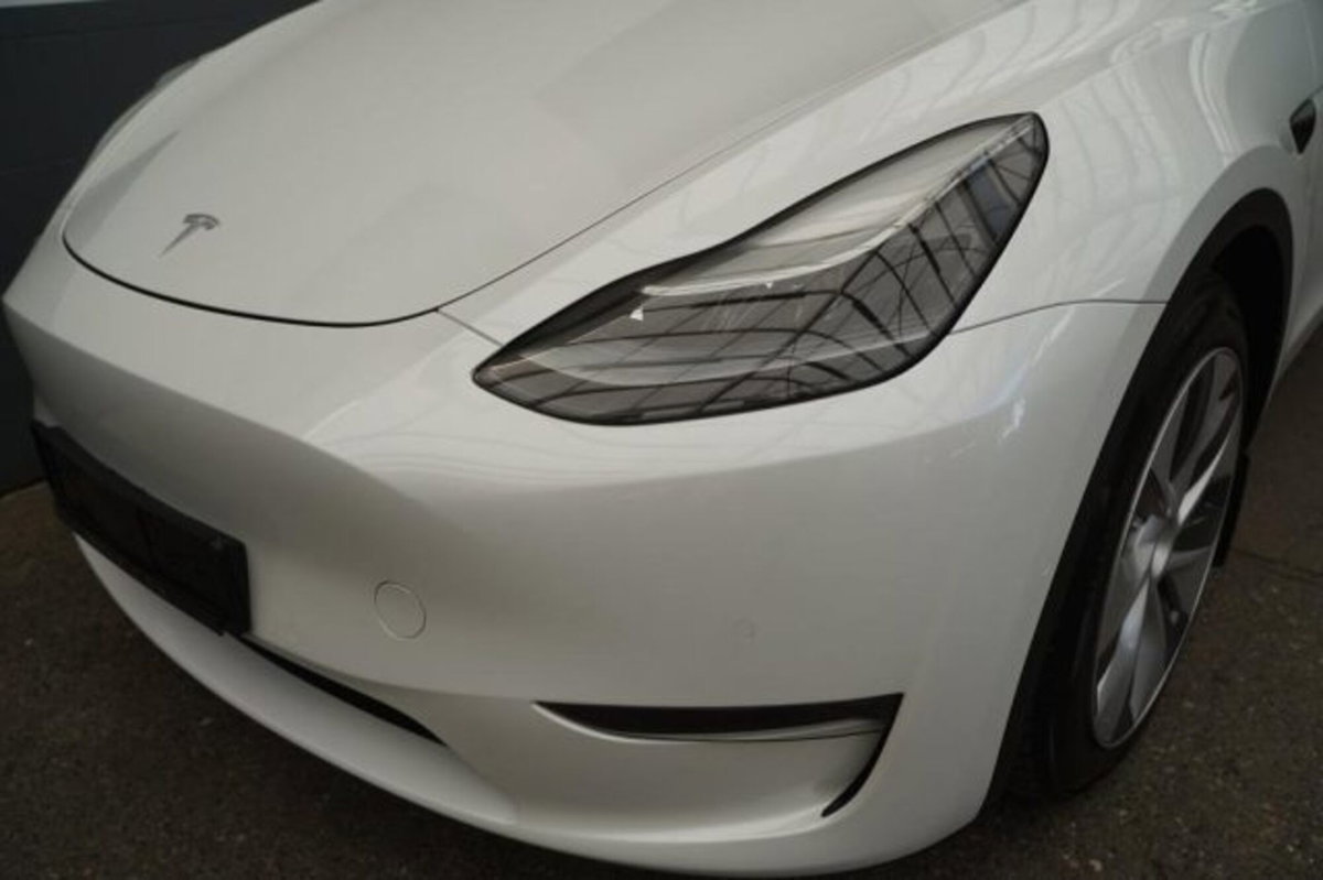 Tesla Model Y Long Range awd (11)