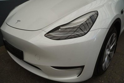 Tesla Model Y Long Range awd (11)