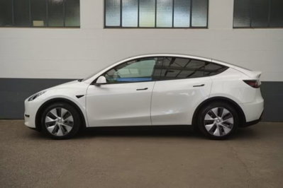 Tesla Model Y Long Range awd (2)