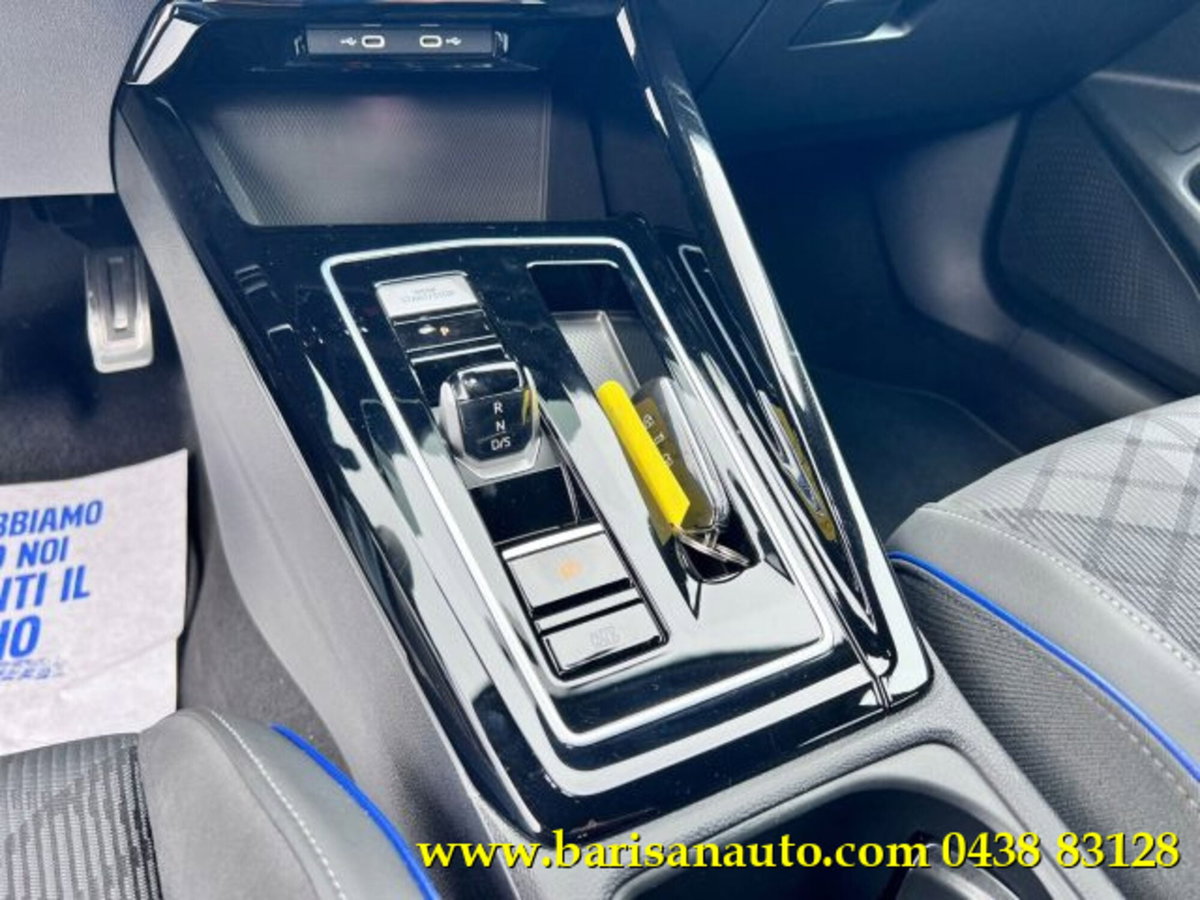 Volkswagen Golf 2.0 TDI 150 CV DSG SCR R-Line (15)
