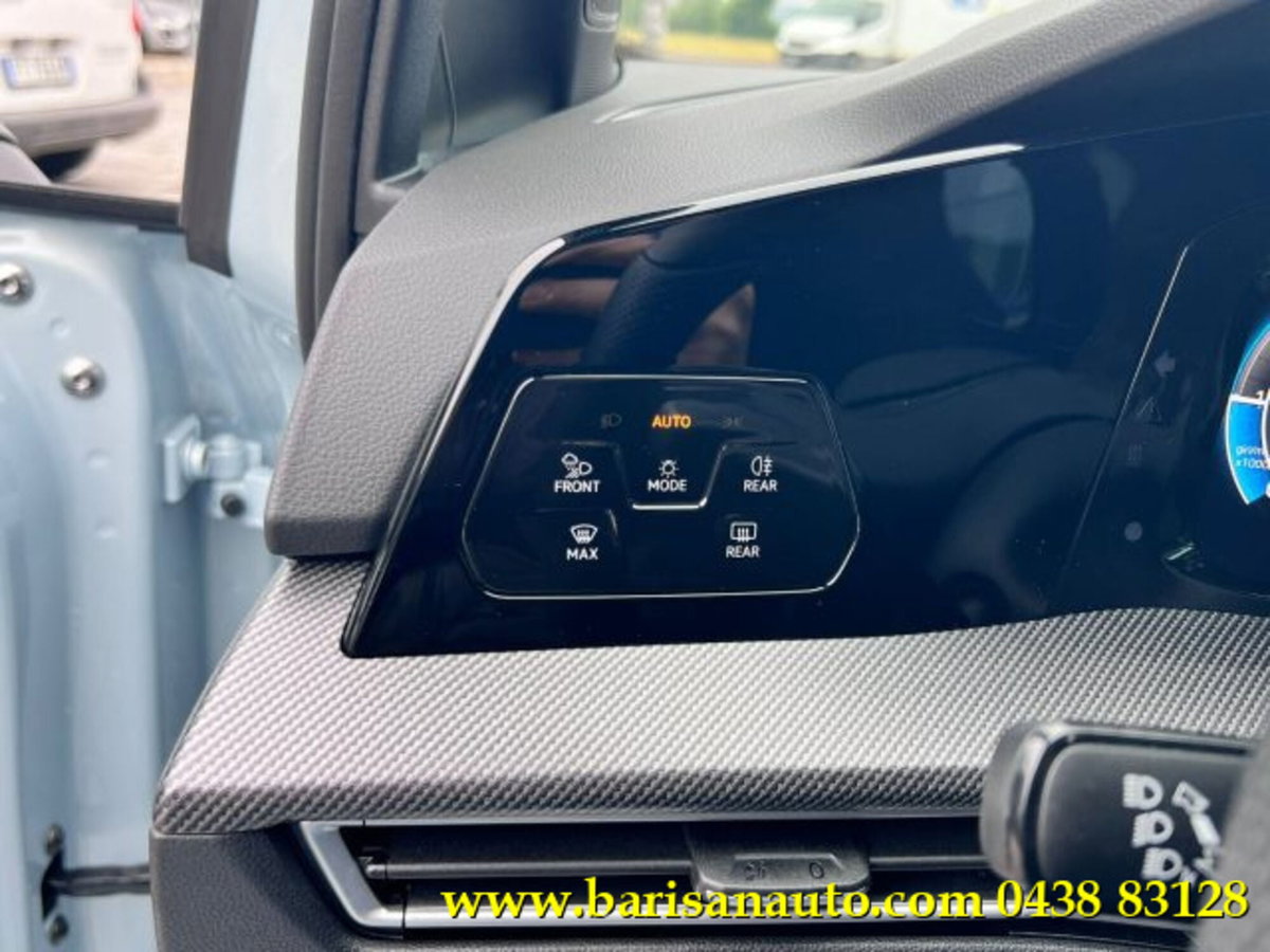 Volkswagen Golf 2.0 TDI 150 CV DSG SCR R-Line (18)