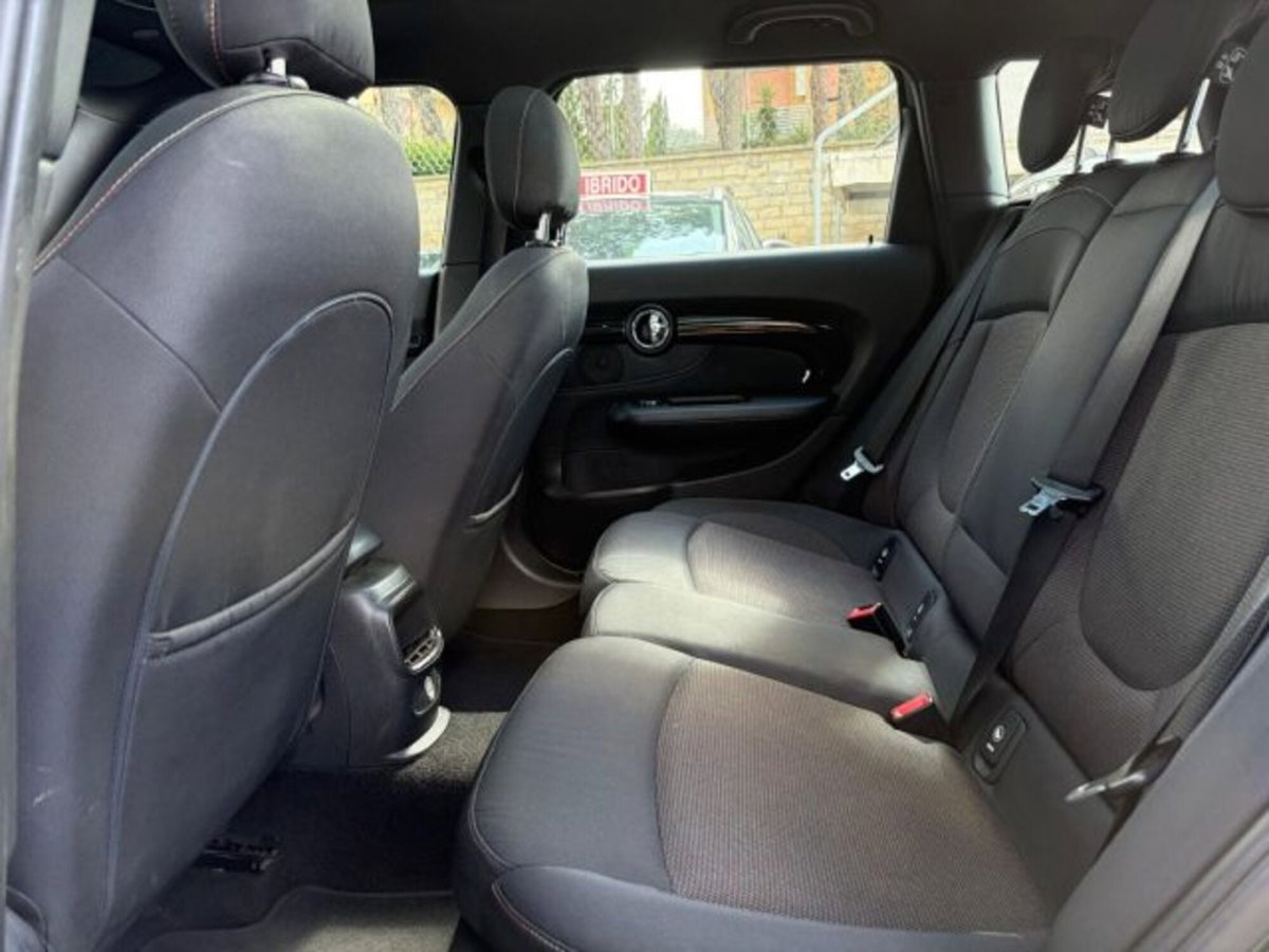 MINI Mini Clubman 2.0 Cooper D Untold Clubman (16)
