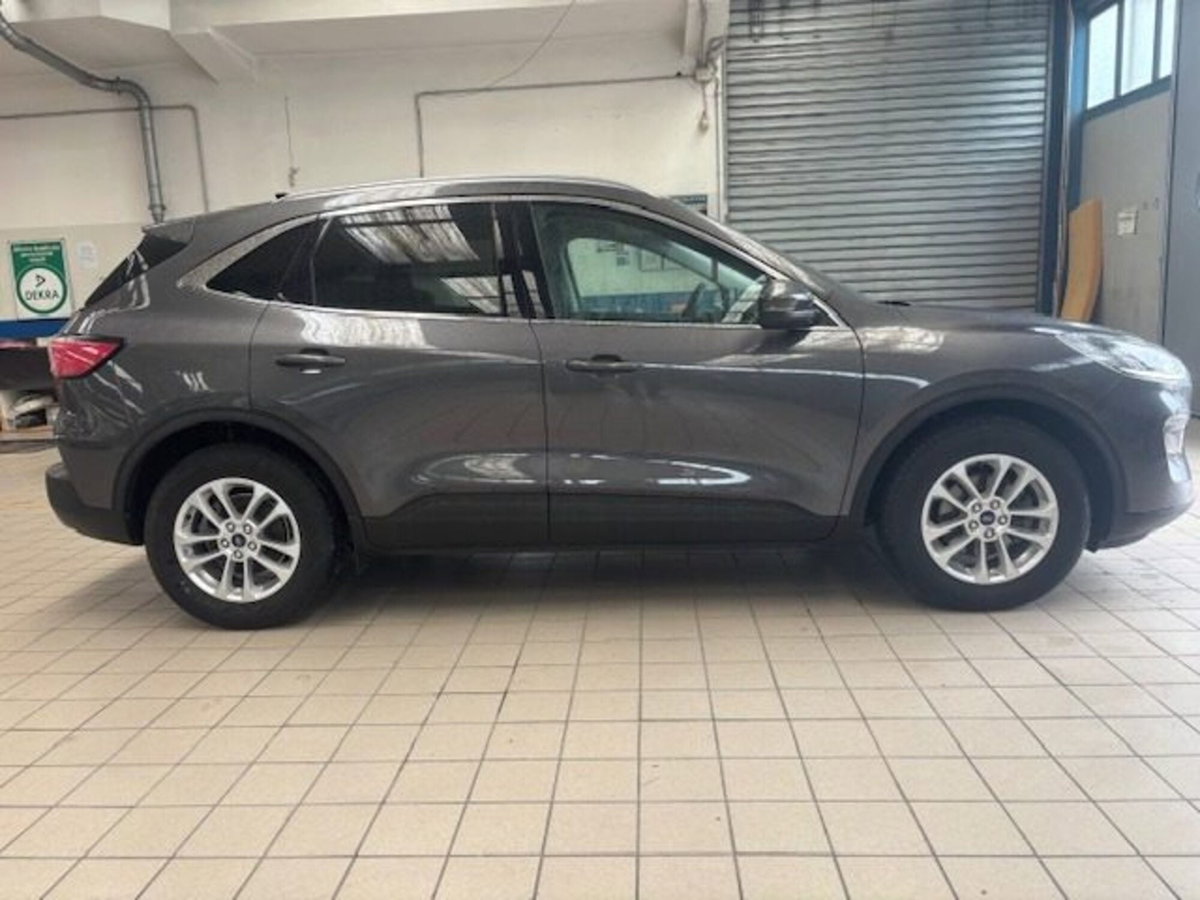 Ford Kuga 1.5 EcoBoost 150 CV 2WD Titanium (4)