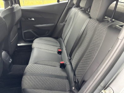 Peugeot 2008 PureTech 100 S&S Allure (12)