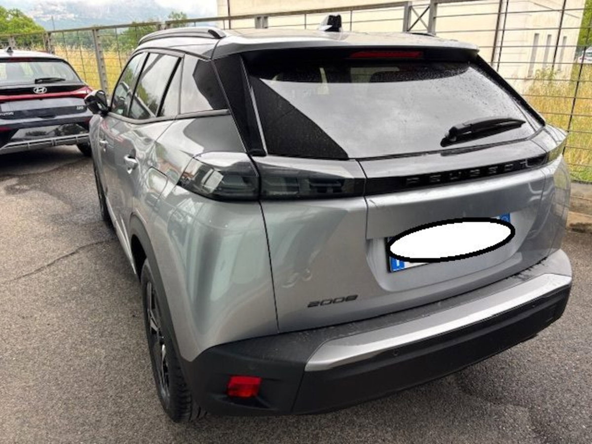 Peugeot 2008 PureTech 100 S&S Allure (6)