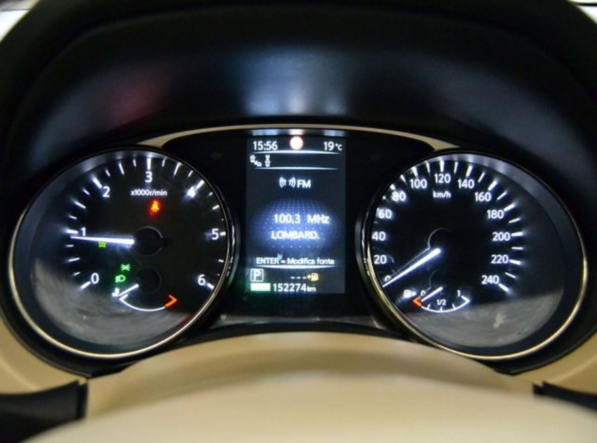 Nissan X-Trail 2.0 dCi 4WD Tekna (13)