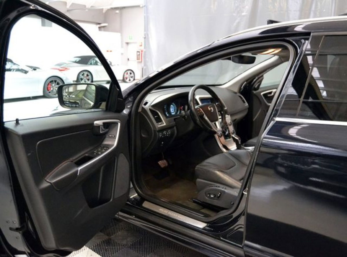 Volvo XC60 D4 Geartronic Volvo Ocean Race N1 (2)