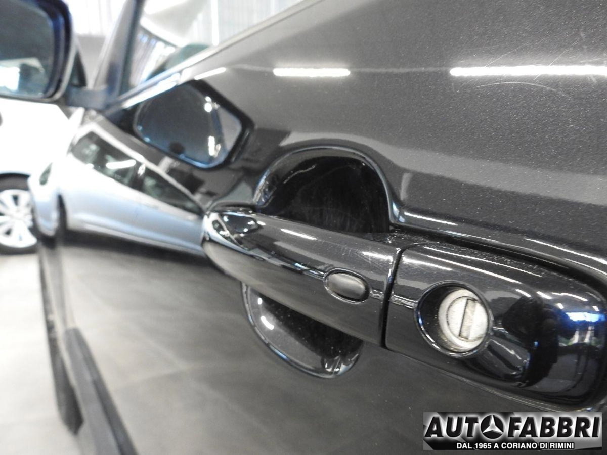 Suzuki Grand Vitara 1.9 DDiS 5 porte Offroad (12)