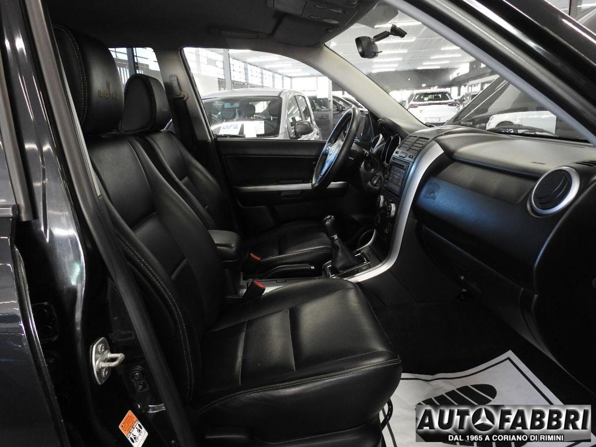 Suzuki Grand Vitara 1.9 DDiS 5 porte Offroad (13)