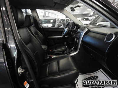 Suzuki Grand Vitara 1.9 DDiS 5 porte Offroad (13)