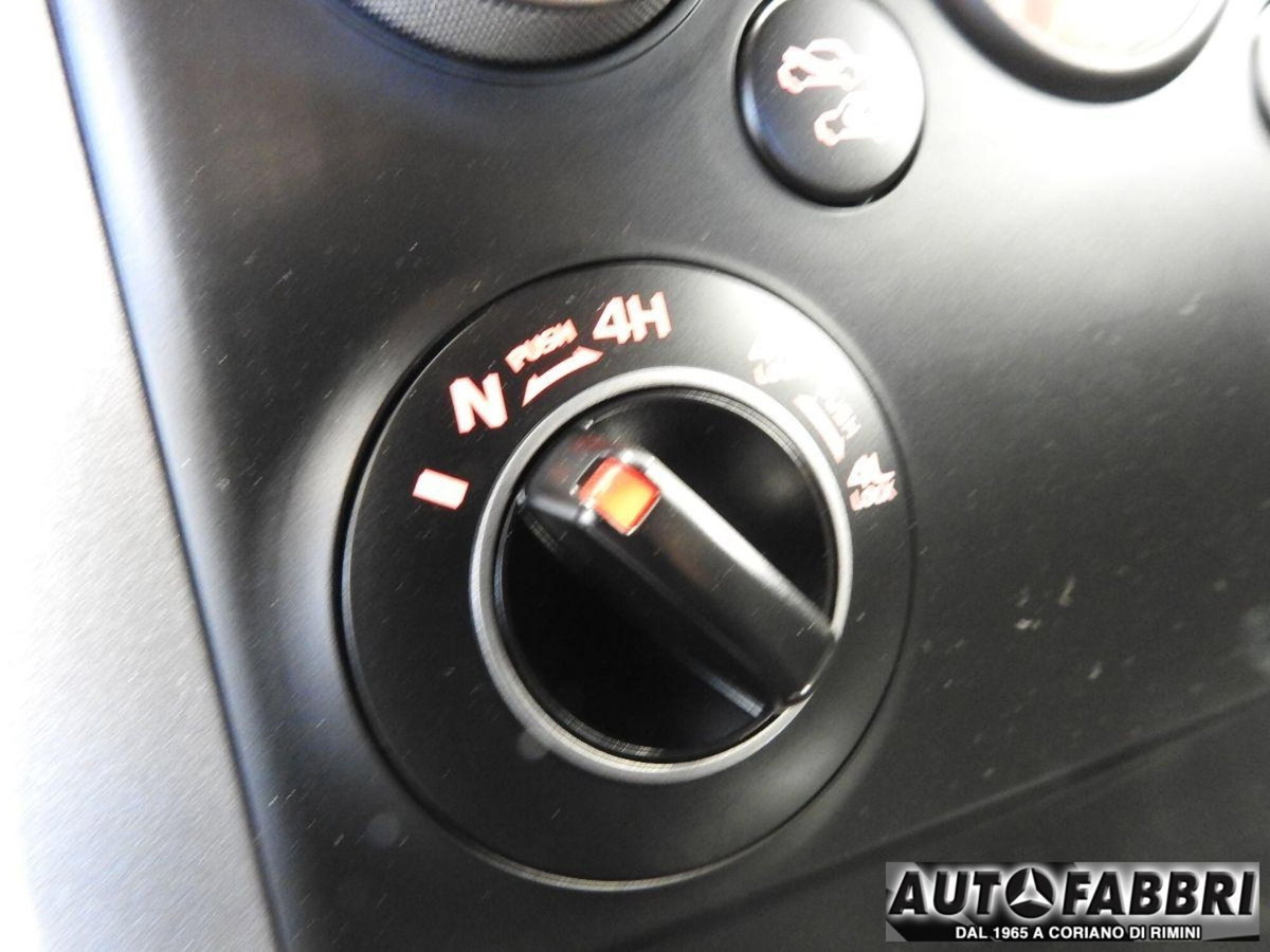 Suzuki Grand Vitara 1.9 DDiS 5 porte Offroad (18)