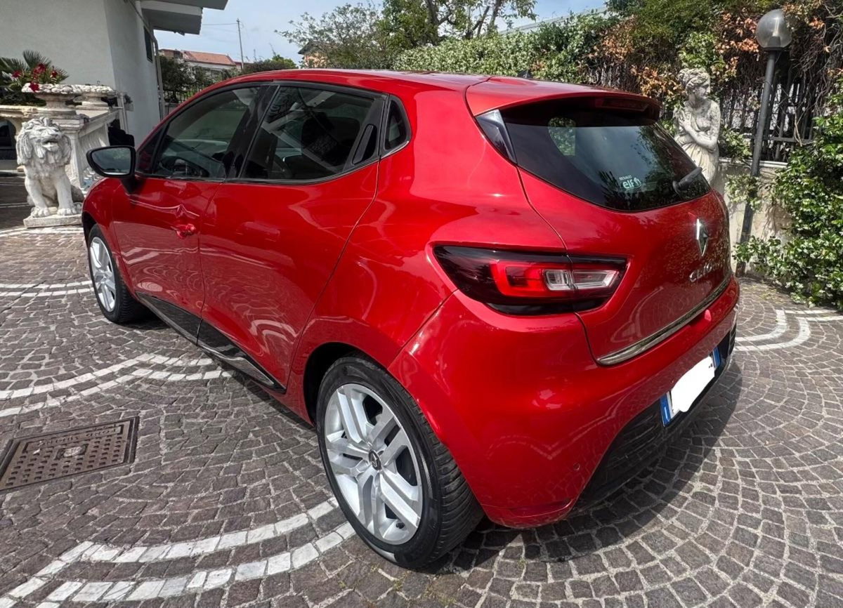 Renault Clio TCe 12V 90 CV GPL 5 porte Moschino Life (11)
