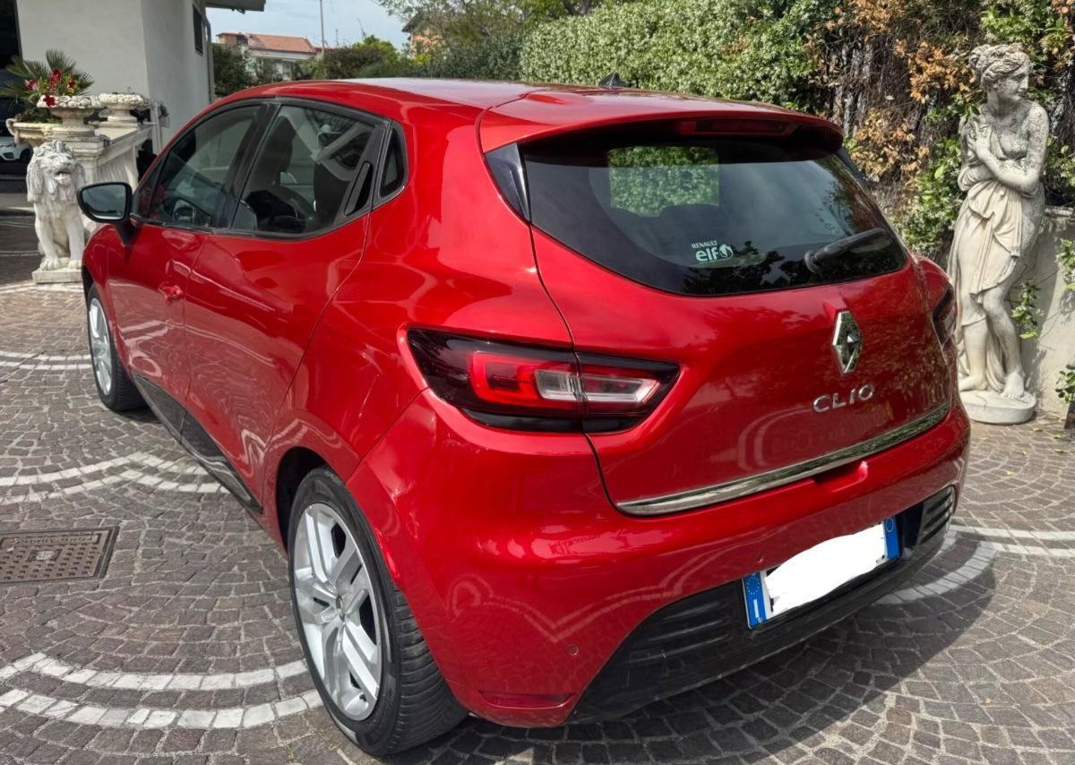 Renault Clio TCe 12V 90 CV GPL 5 porte Moschino Life (6)