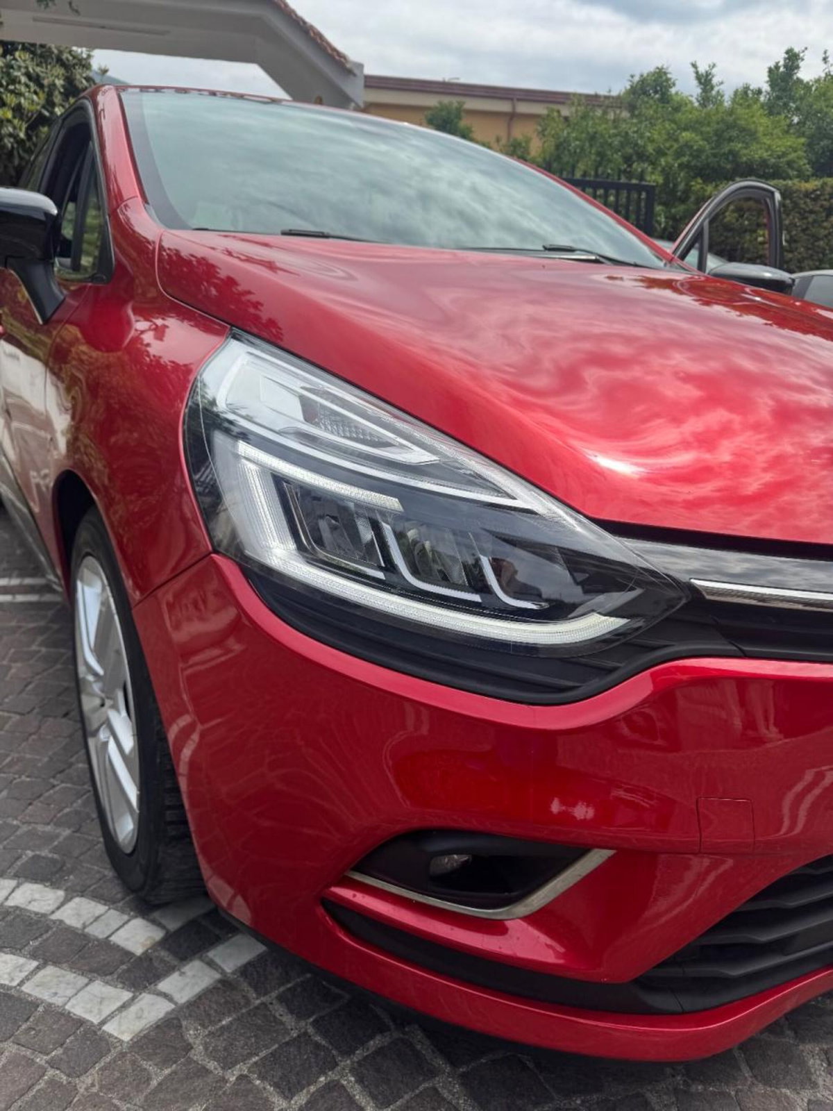 Renault Clio TCe 12V 90 CV GPL 5 porte Moschino Life (9)