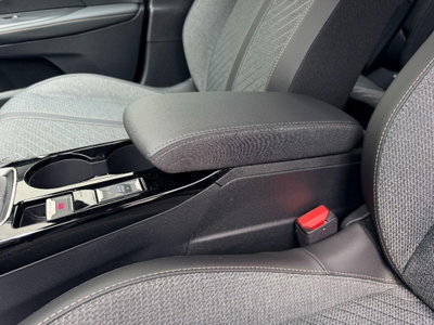 Peugeot 2008 1.2 hybrid Active 136cv e-dcs6 (13)