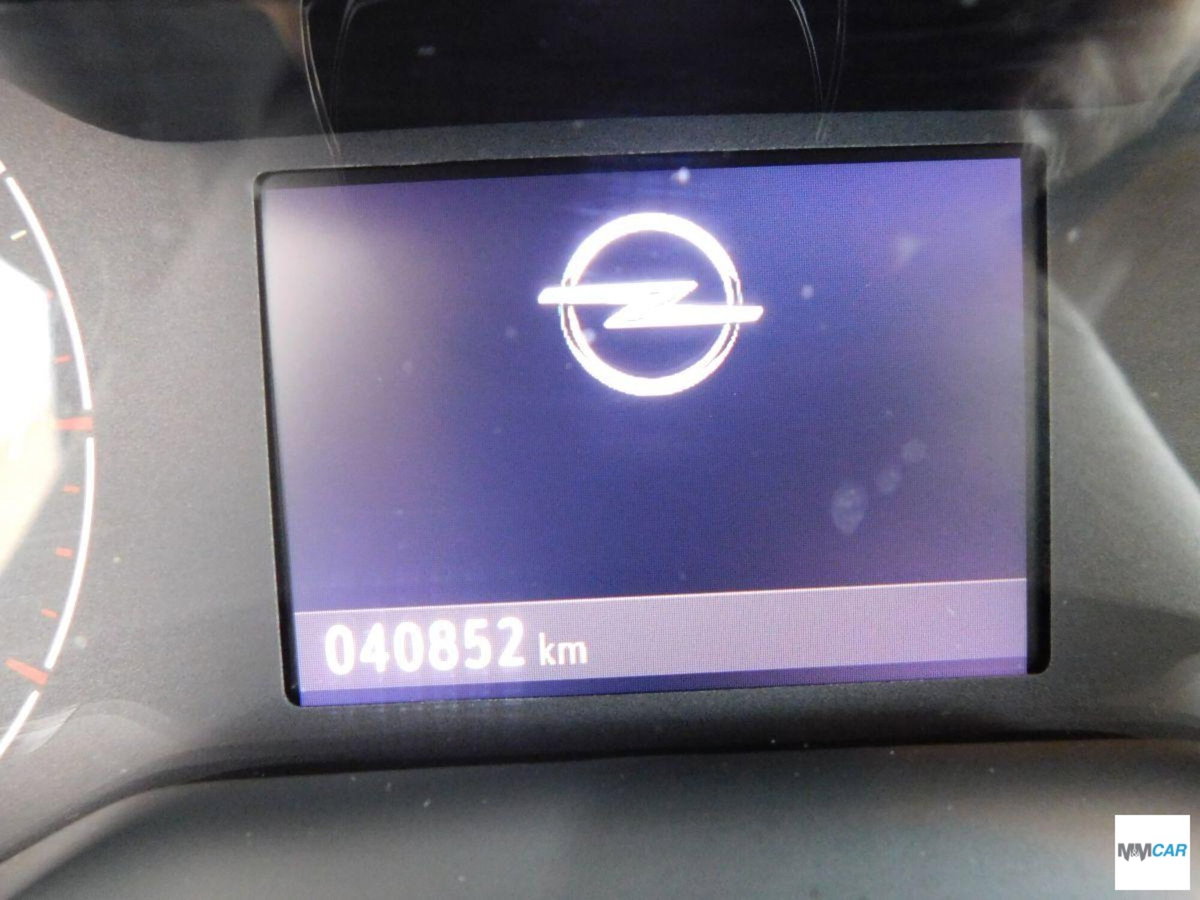 Opel Corsa 1.2 Edition (7)