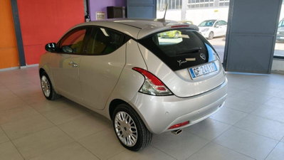 Lancia Ypsilon 1.2 69 CV 5 porte Gold (3)