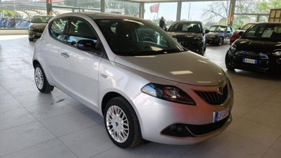 Lancia Ypsilon 1.2 69 CV 5 porte Gold (4)