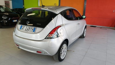 Lancia Ypsilon 1.2 69 CV 5 porte Gold (5)