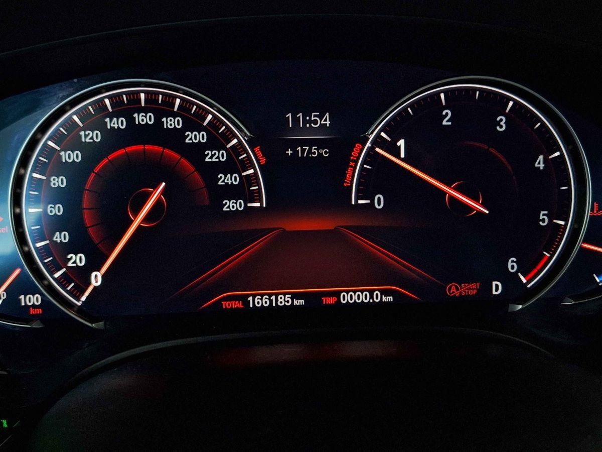 BMW Serie 5 Touring 520d xDrive  Msport (11)