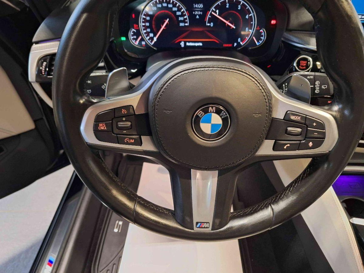 BMW Serie 5 Touring 520d xDrive  Msport (12)